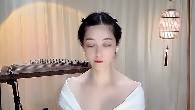 Tian-xin-999 live cam on StripChat