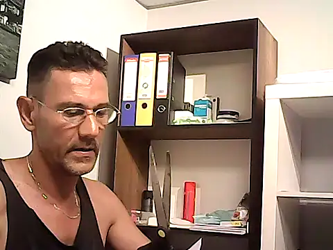 mastercharisma35 (Ask my age) - like tips pls. ı stand up for you.. okey