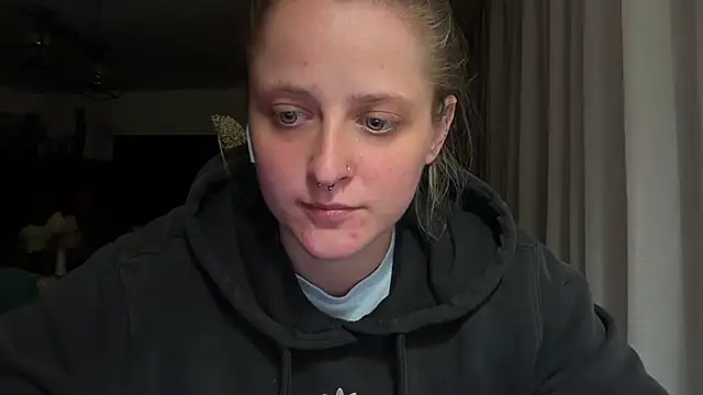 LeaWetGirl live cam