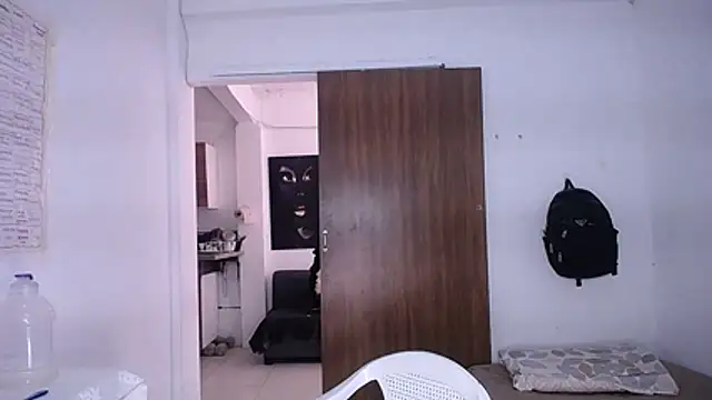 yselahot live cam on StripChat