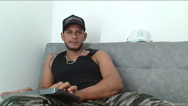 Chris_Dick23 live cam on StripChat
