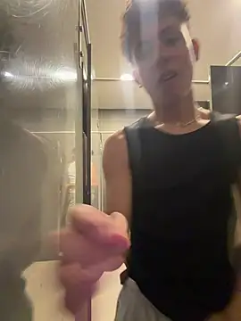 yoursexyjose live cam on StripChat