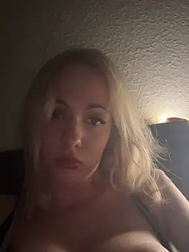 iccameby live cam on StripChat