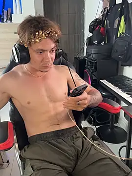 AngelLatinBoy live cam on StripChat