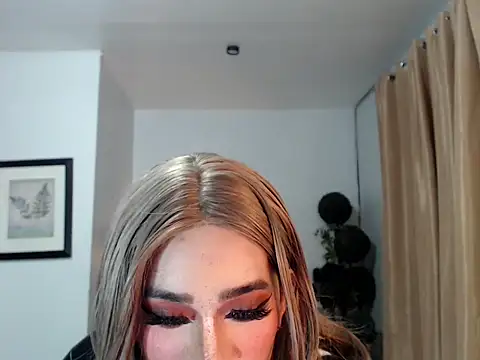 lavandermilk live cam on StripChat