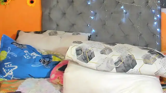 nahiroby_ebony webcam