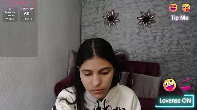 Evagirl69 live cam on StripChat