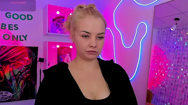 StephanieSweety live cam on StripChat
