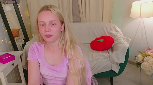 Beatrica_Klein live cam on StripChat