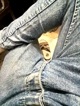 Aww21 live cam on StripChat