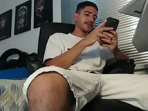 Kratoswolf live sex cam