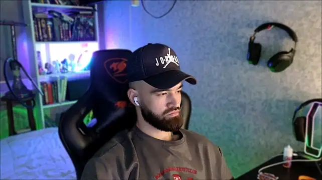 _Serious_Man webcam