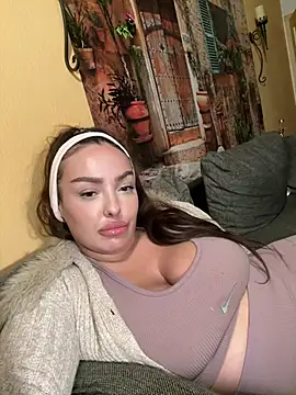 SpanishYoungGirl webcam