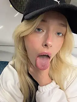 PollyDolly's live cam