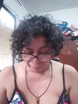 Pupi-Lanegra live cam on StripChat