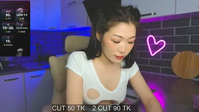 ShaiyaMinn3 live cam on StripChat