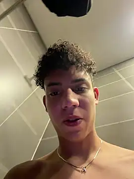 yoursexyjose's Colombian male cam and chat room