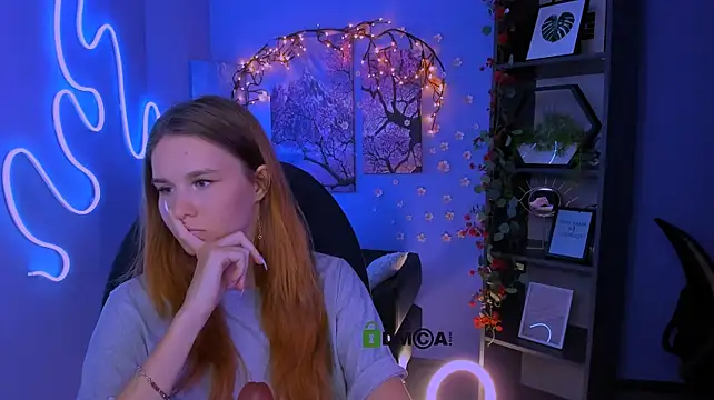 angie_foxy1
