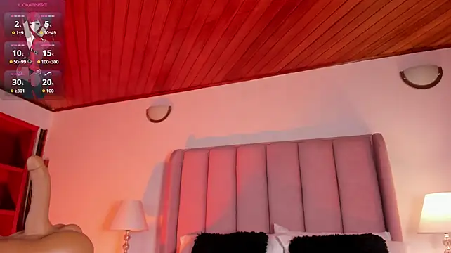 sarahtexas_ live cam on StripChat