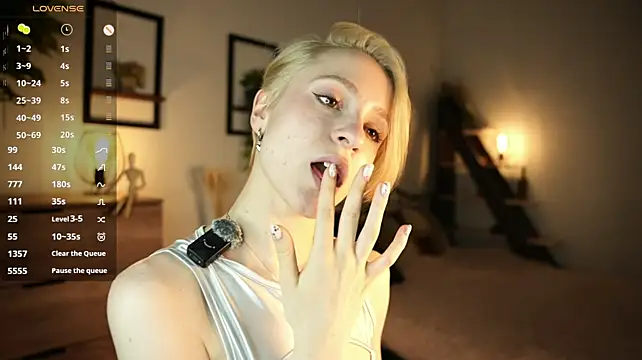JanettePerro live cam on StripChat