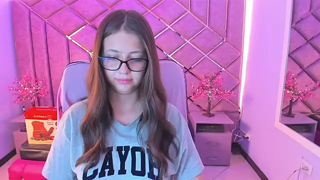 sarah_sweett_ live cam on StripChat