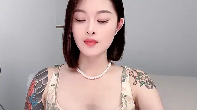 Ivy_360 live cam on StripChat