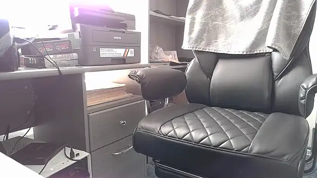 TrevorSteele live cam on StripChat