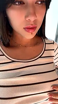 Webcam Model(HannaBeckett) is live