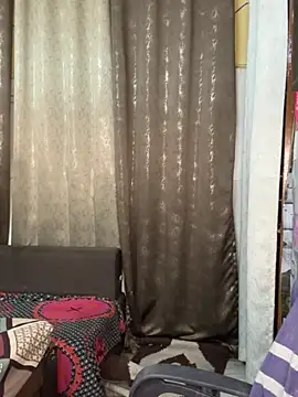Oh-Monika87 live cam on StripChat