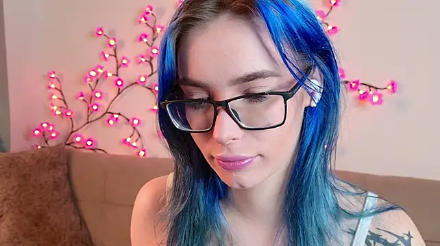 Your-Night-Fury live cam on StripChat