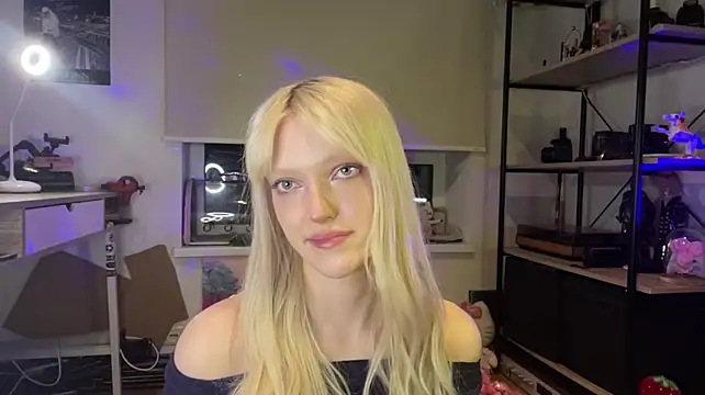 ShoshanaNogueras live cam on StripChat