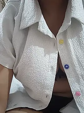 Moonlight-Babe live cam on StripChat