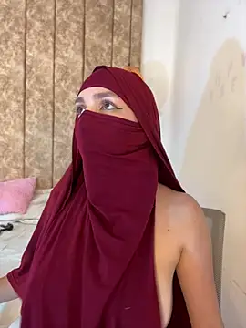 mariiiam_ (F young) - oild in my tits+ clamps🥵