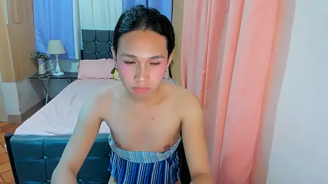 Almira_Hilson live cam on StripChat