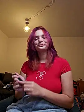 MaddieBaddieee live cam on StripChat
