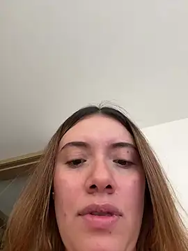 valery_mora webcam