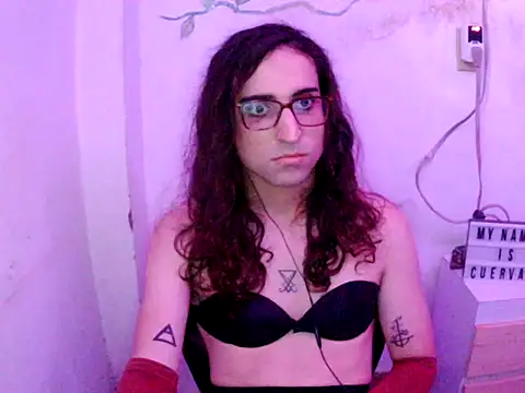 LaCuerva19 live cam on StripChat