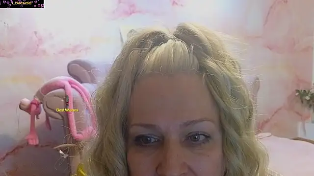Penelope_Pinky live cam on StripChat