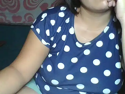 MommyKaye30 live cam on StripChat