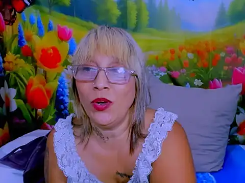 indianroxy live cam on StripChat