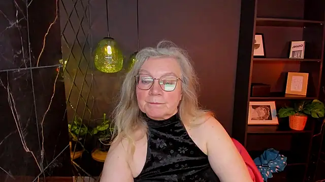 NataliMellow live cam on StripChat