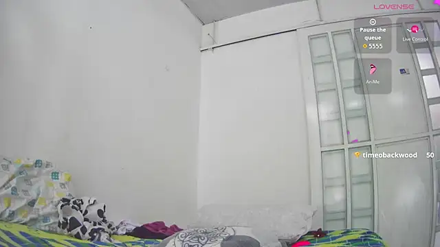 coffeewithmilk_1 live cam on StripChat