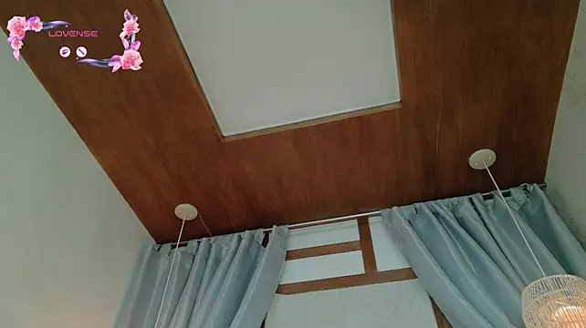 RenataLeclair live cam on StripChat