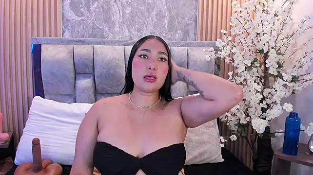 Sulay_Kim live cam on StripChat
