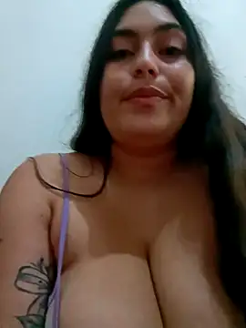 xandra252 live cam on StripChat