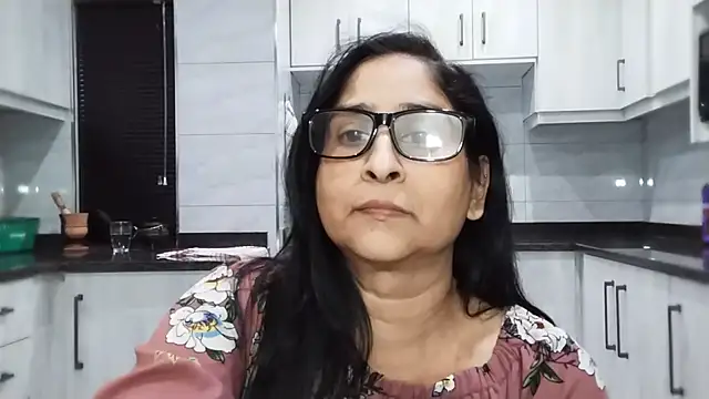 Indiankushy live cam on StripChat