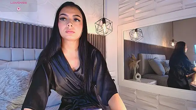 SHANONCLARK live cam on StripChat