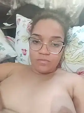 Esquetadinhas live cam on StripChat