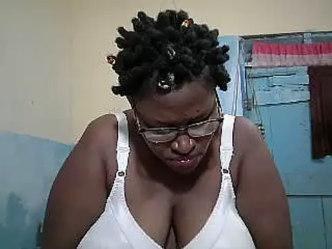 sexy_bigboobss live cam on StripChat