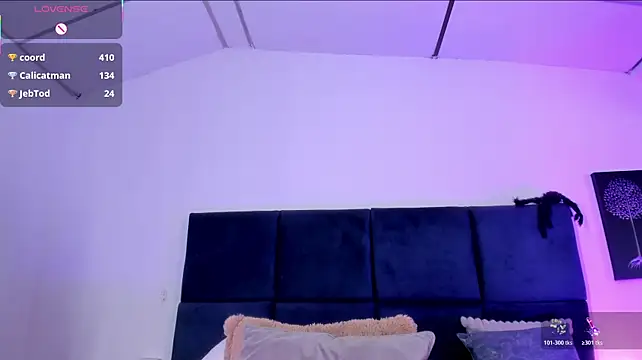 april_jones05 live cam on StripChat